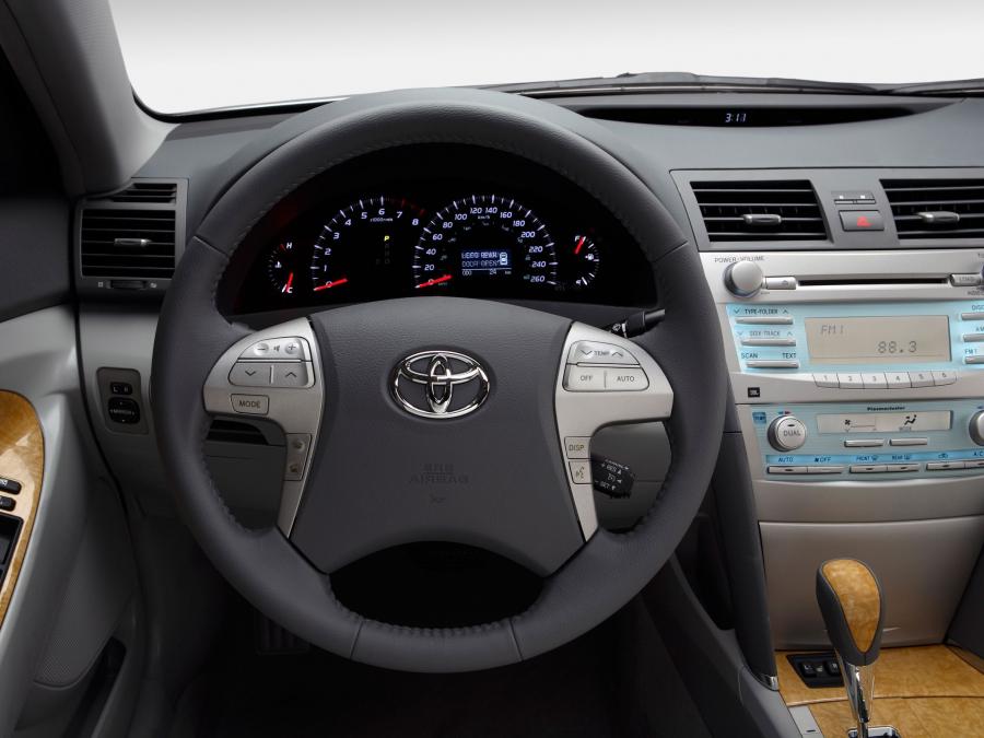 Панель приборов Toyota Camry XLE 2006 года  (NA) (фото 34 из 46)